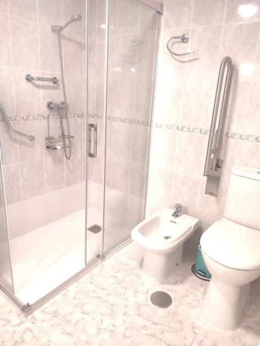 Charming & Spacious Apartment In Historic Centre & Short Walk To Beach アリカンテ エクステリア 写真