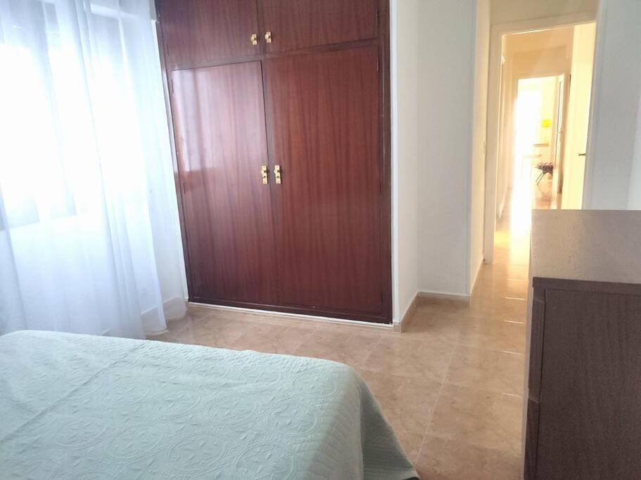 Charming & Spacious Apartment In Historic Centre & Short Walk To Beach アリカンテ エクステリア 写真