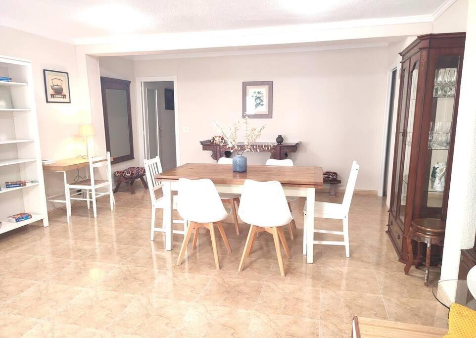 Charming & Spacious Apartment In Historic Centre & Short Walk To Beach アリカンテ エクステリア 写真