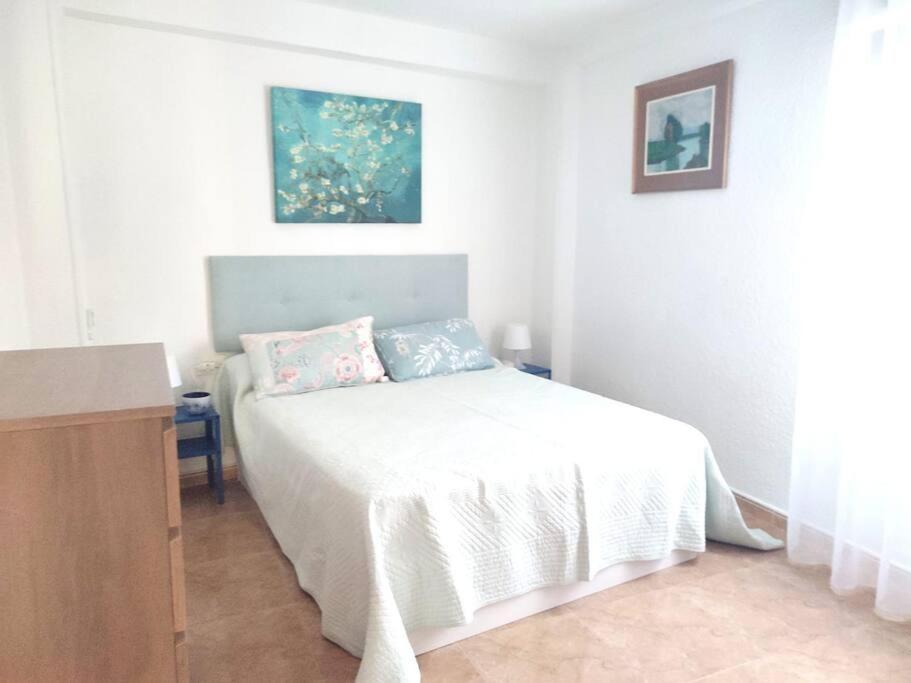 Charming & Spacious Apartment In Historic Centre & Short Walk To Beach アリカンテ エクステリア 写真