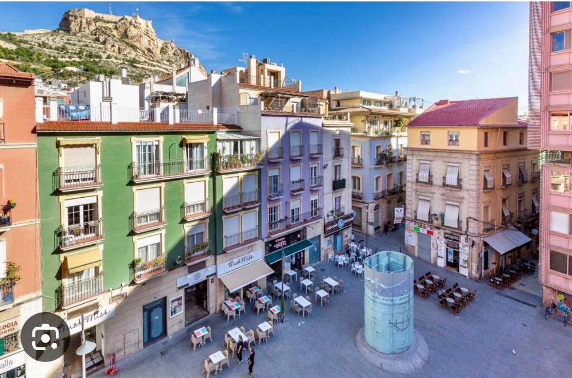 Charming & Spacious Apartment In Historic Centre & Short Walk To Beach アリカンテ エクステリア 写真