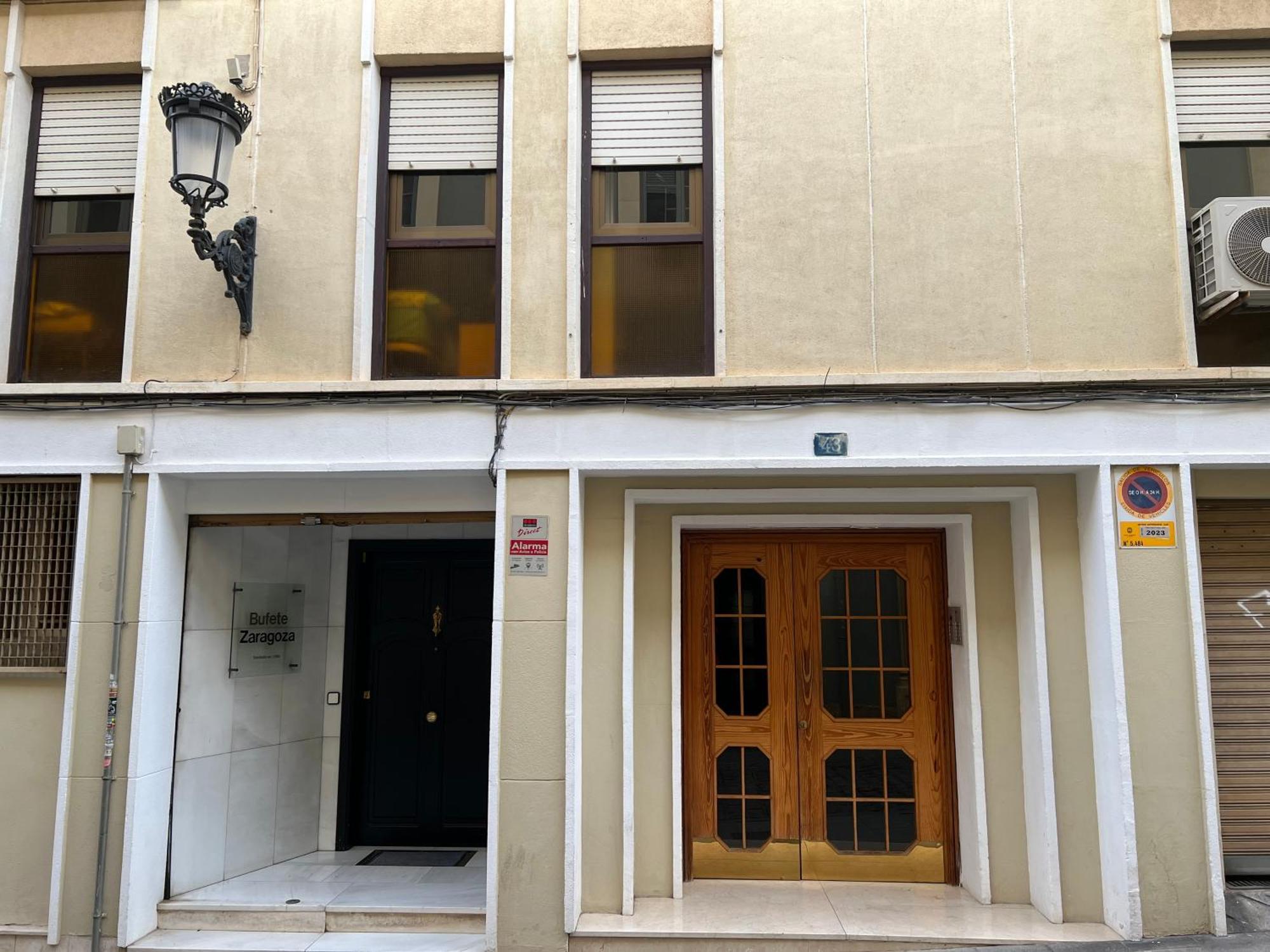 Charming & Spacious Apartment In Historic Centre & Short Walk To Beach アリカンテ エクステリア 写真